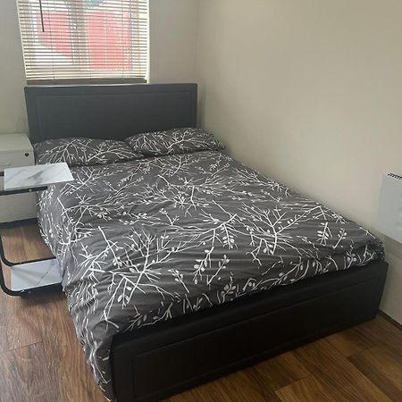 Modern Studio In Rayners Lane Pinner Harrow Near Wembley Greater London Экстерьер фото