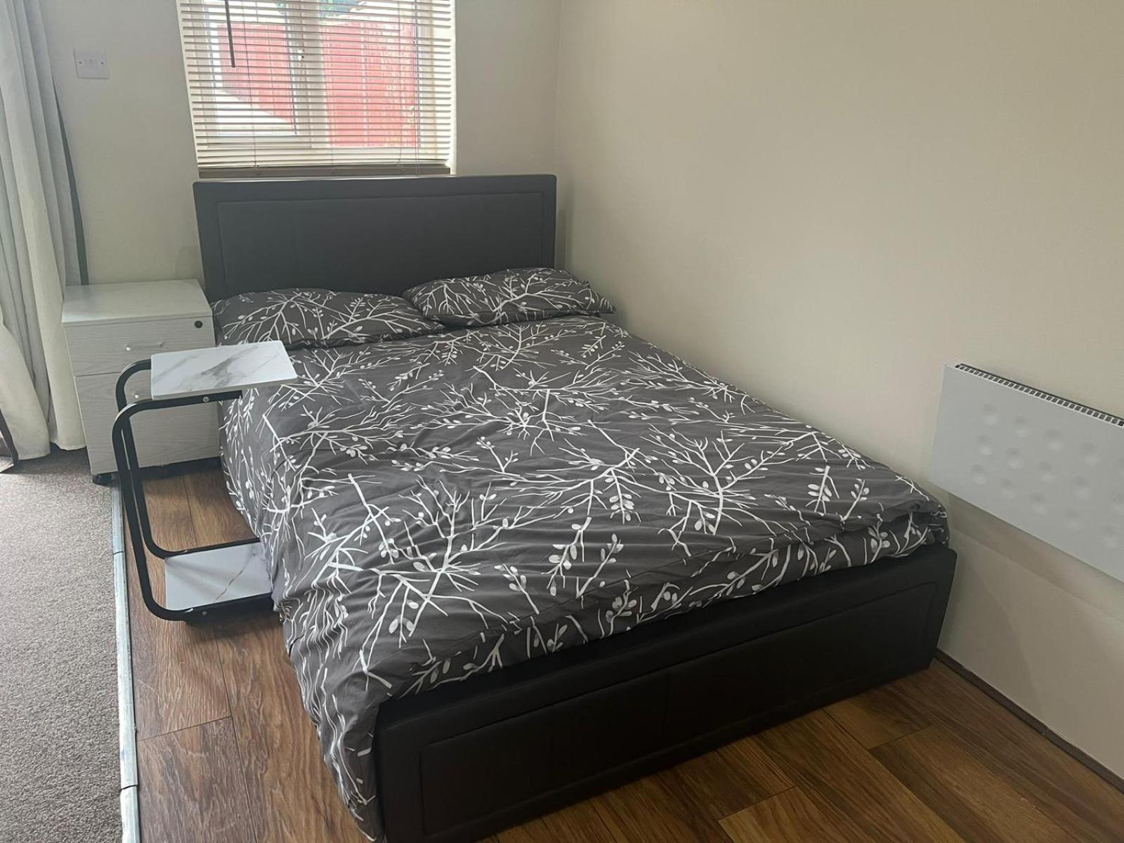 Modern Studio In Rayners Lane Pinner Harrow Near Wembley Greater London Экстерьер фото